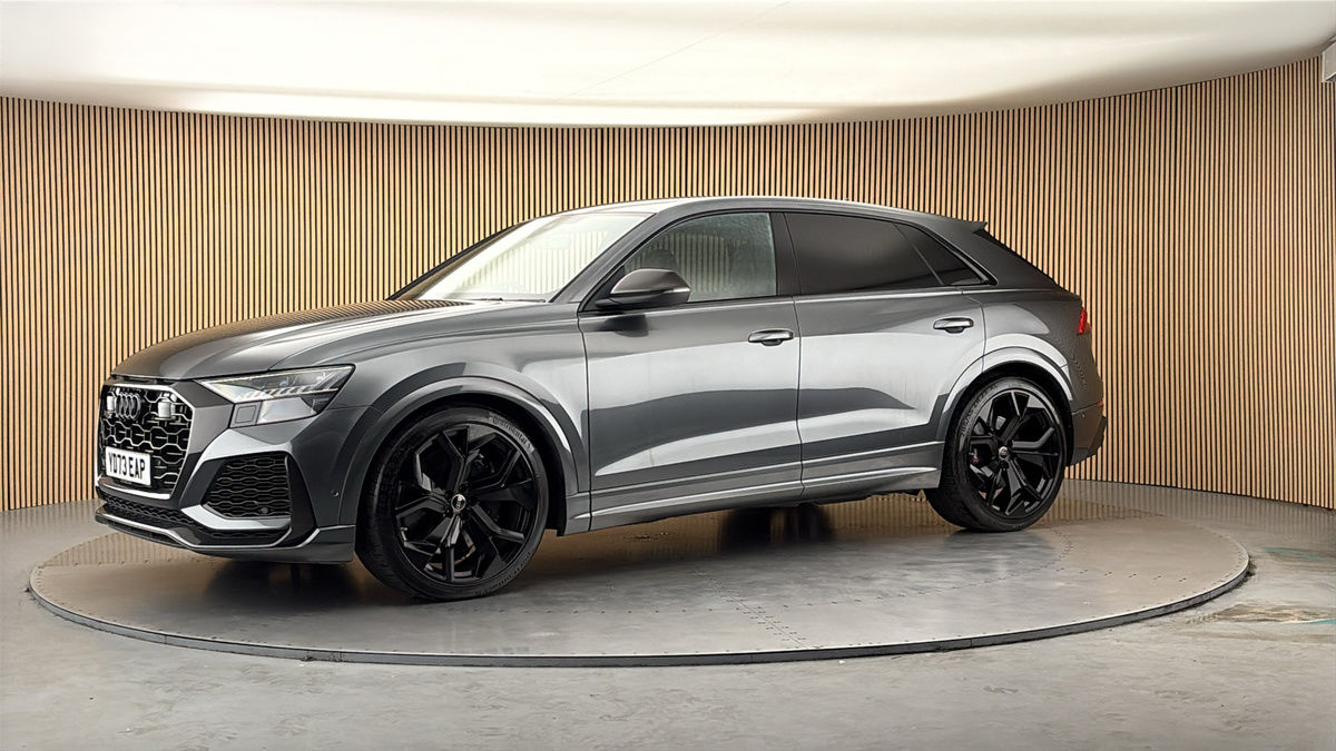 More views of Audi RSQ8