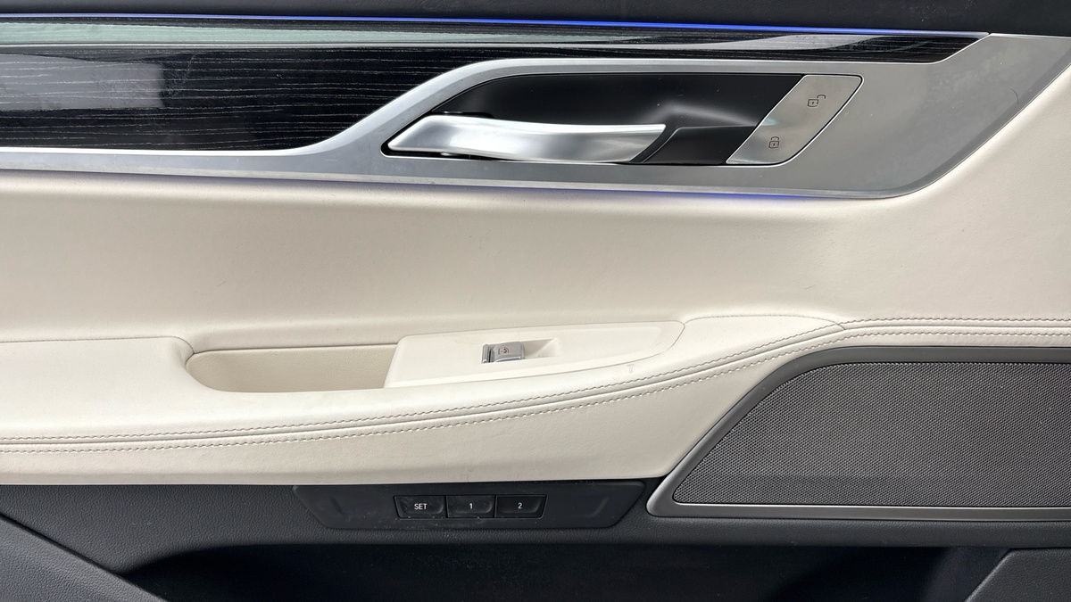 BMW 7 Series Image 19