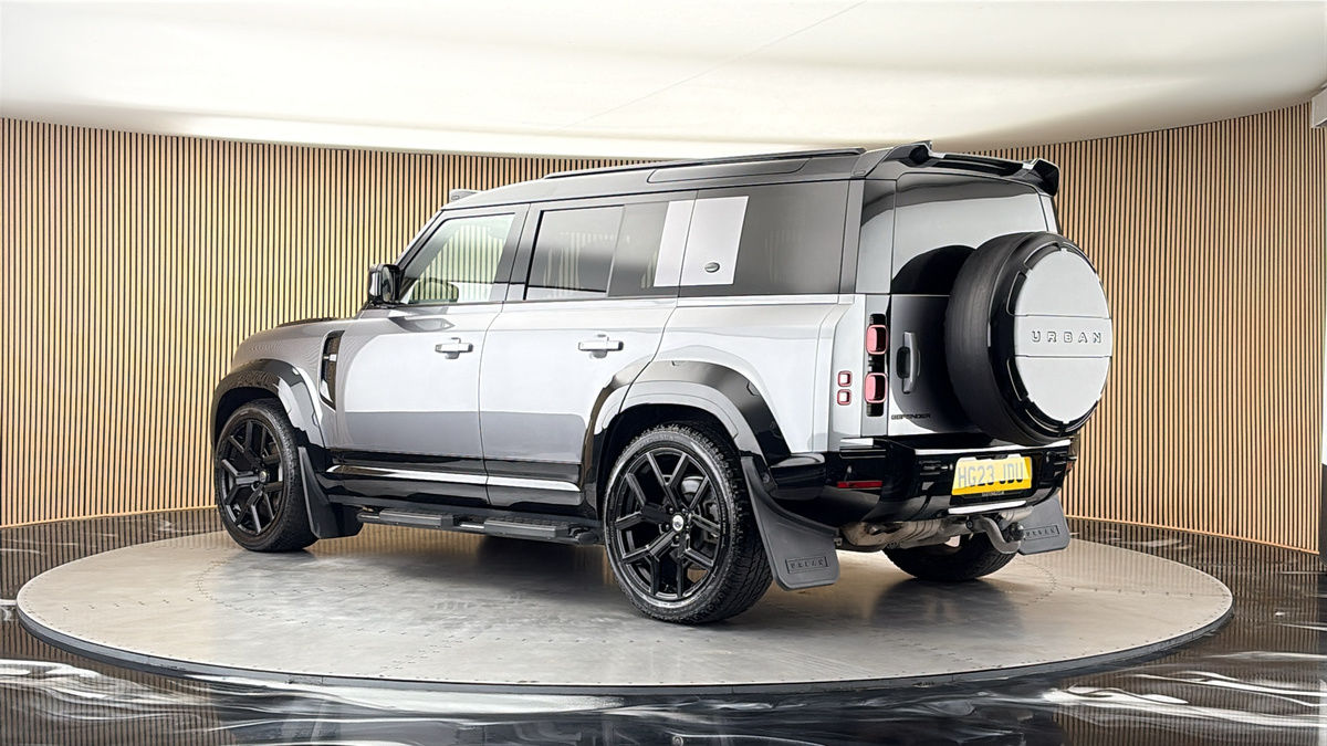 More views of Land Rover Defender 110