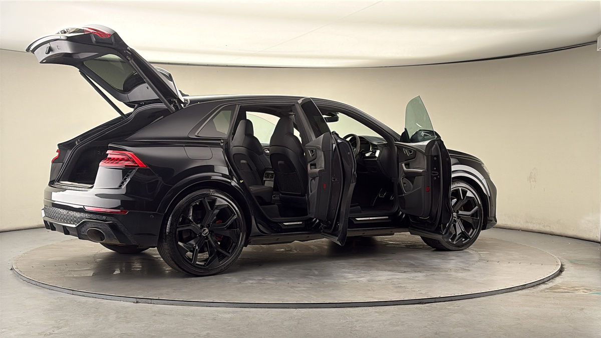 More views of Audi RSQ8