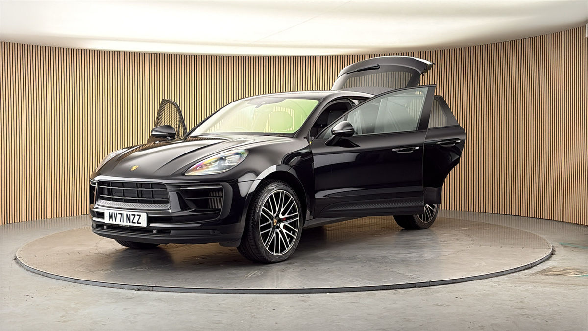 More views of Porsche Macan