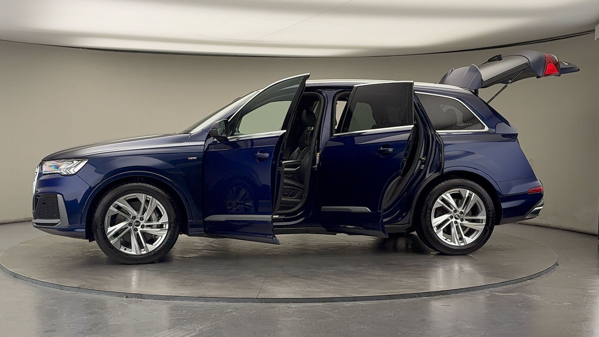 More views of Audi Q7