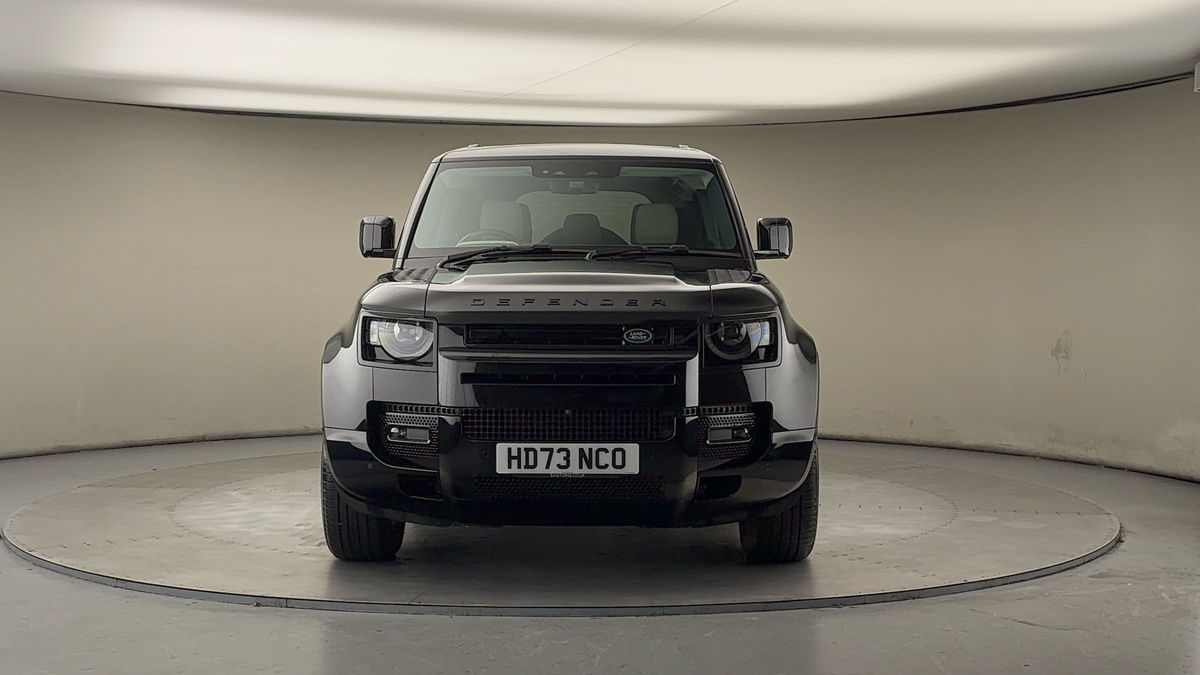 Land Rover Defender 110 Image 3