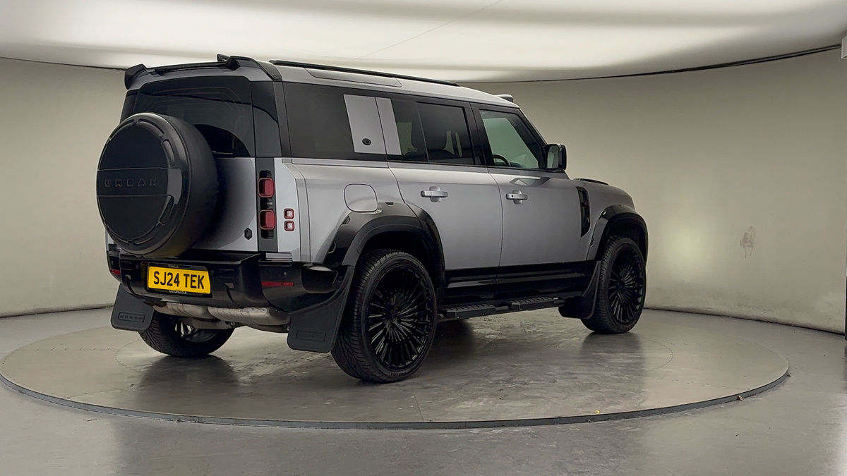 More views of Land Rover Defender 110