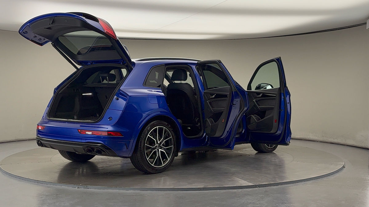 More views of Audi Q5