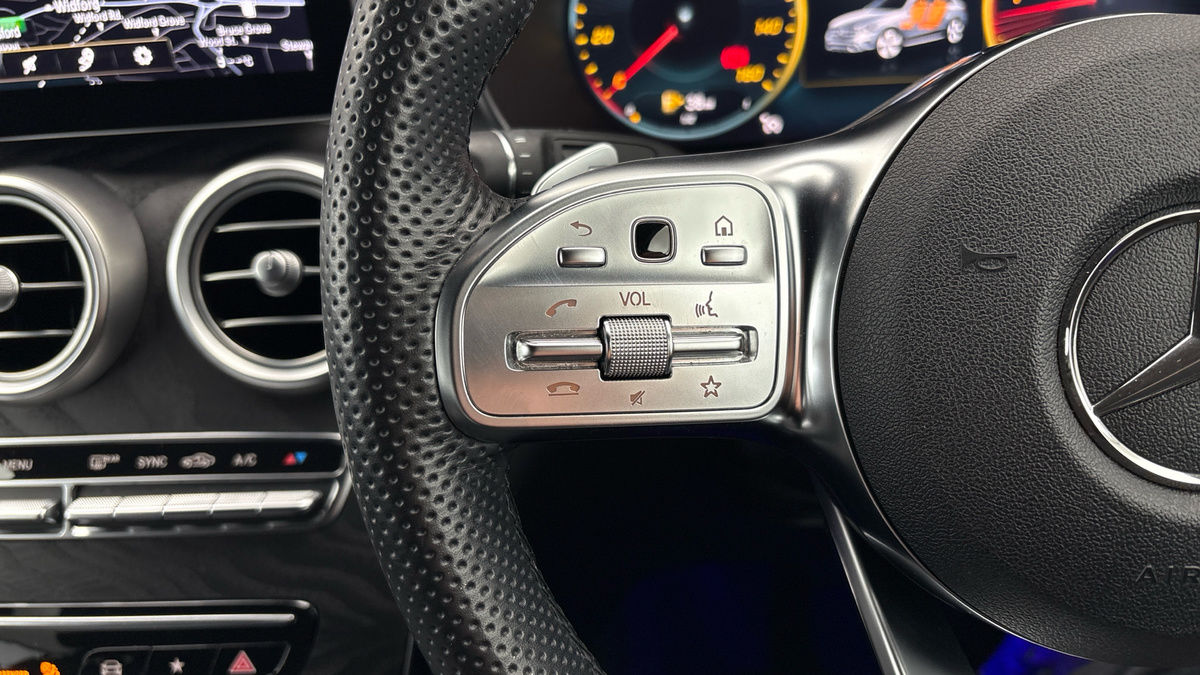 Mercedes-Benz GLC Image 13