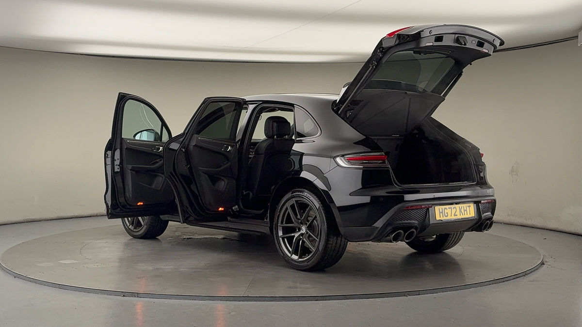 More views of Porsche Macan