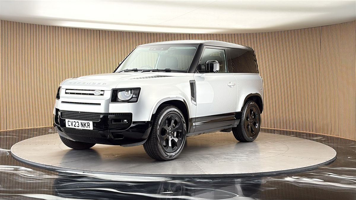 More views of Land Rover Defender 90