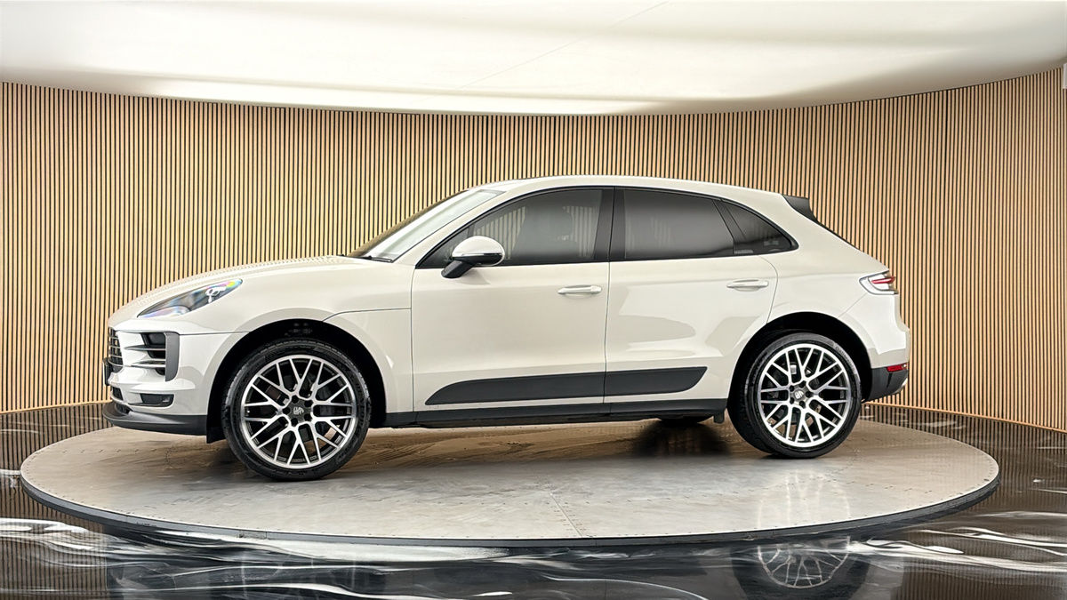 More views of Porsche Macan