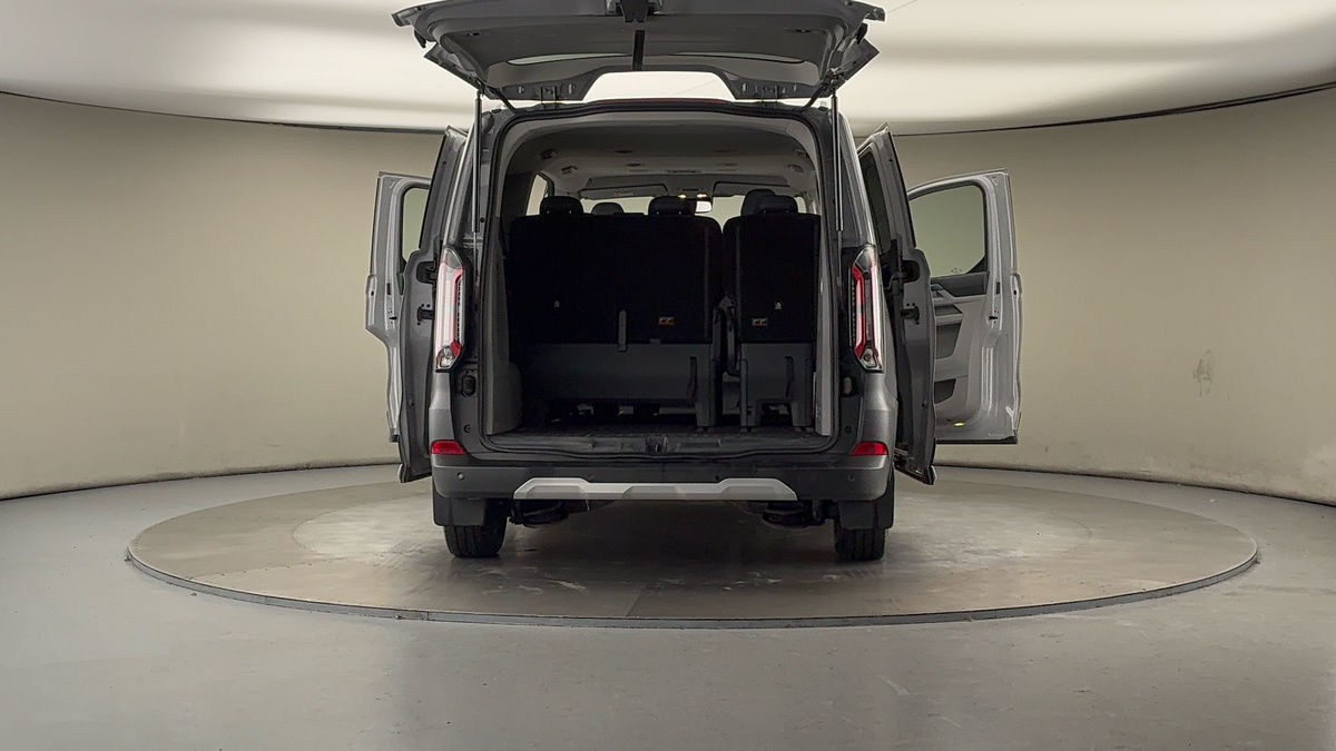 More views of Ford Tourneo Custom V710