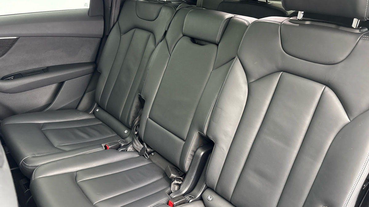 Audi Q7 Image 8