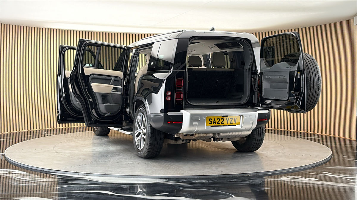 More views of Land Rover Defender 110