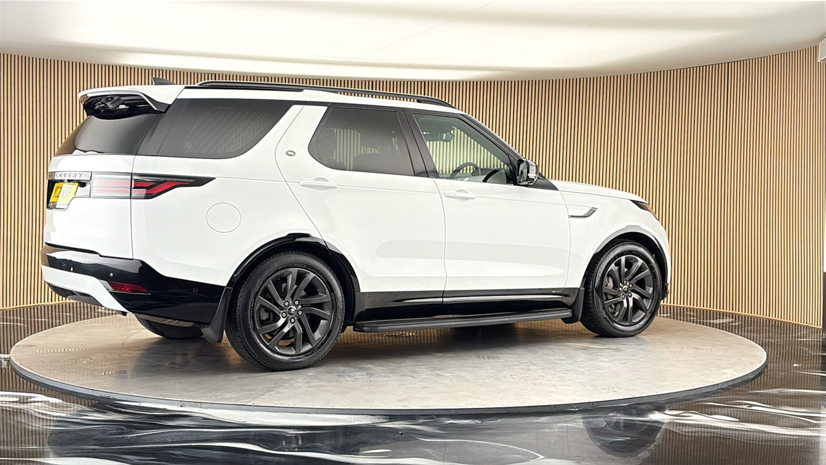More views of Land Rover Discovery