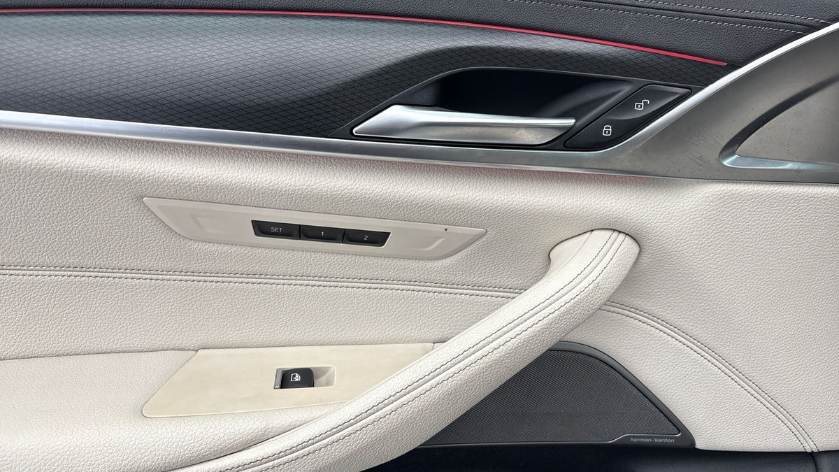 BMW 5 Series Image 19