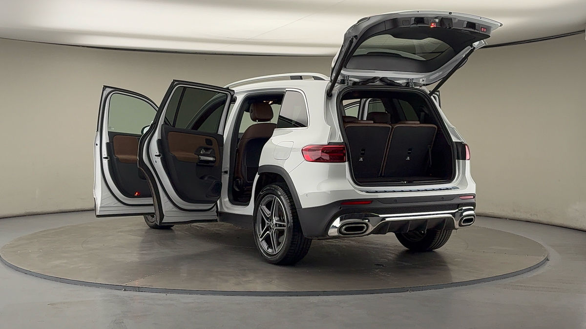 Mercedes-Benz GLB Image 23