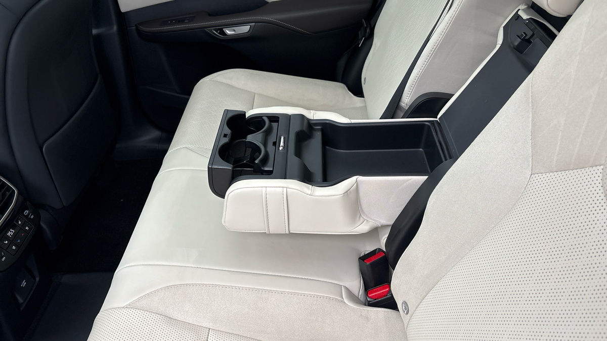 Lexus RX Image 9