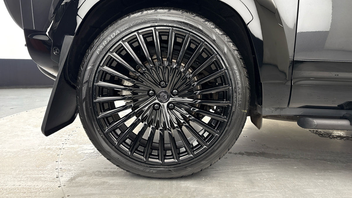 Land Rover Defender 90 Urban Image 10