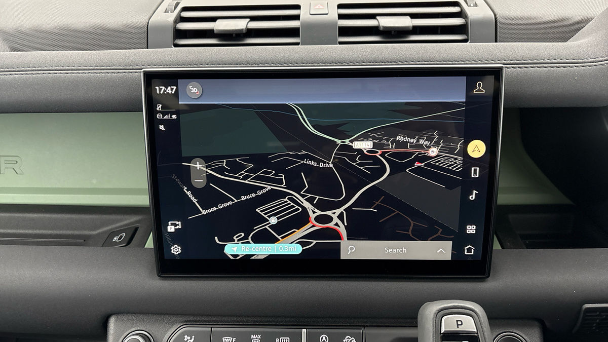 Land Rover Defender 90 Image 17