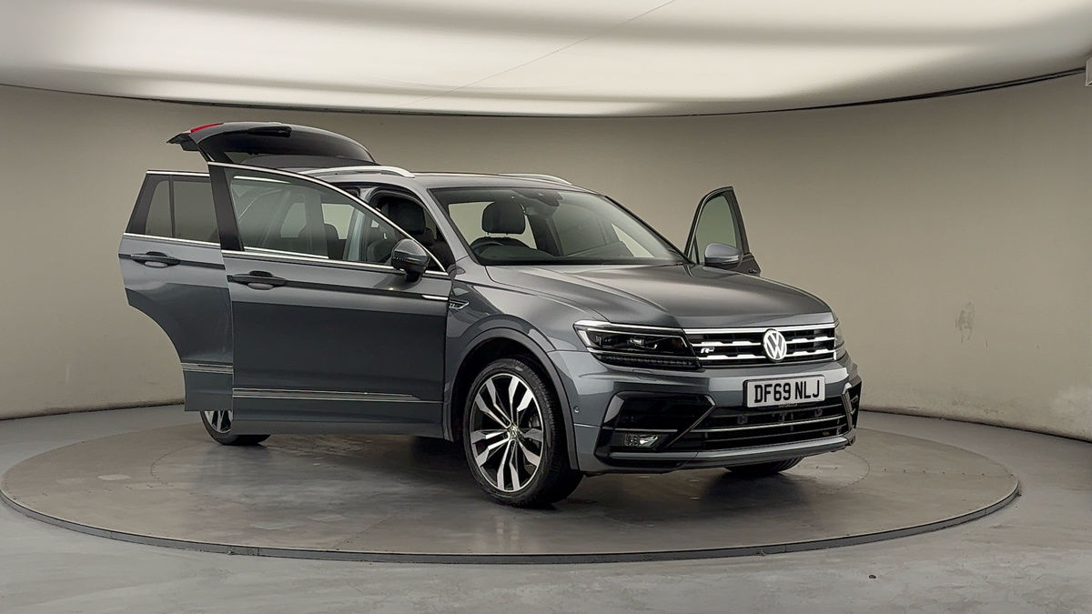 More views of Volkswagen Tiguan Allspace
