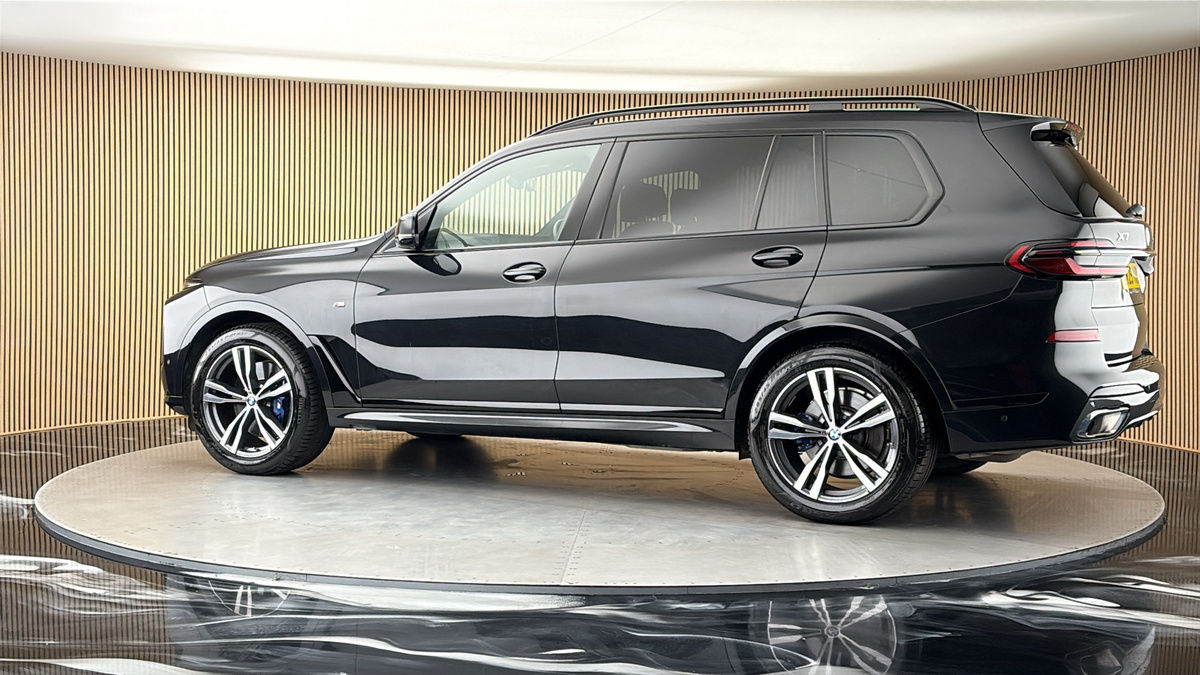 More views of BMW X7
