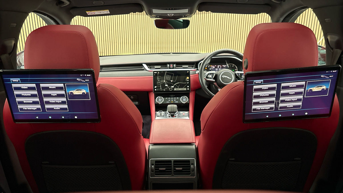 Jaguar F-PACE Image 43