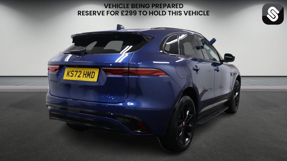 Jaguar F-PACE Image 4