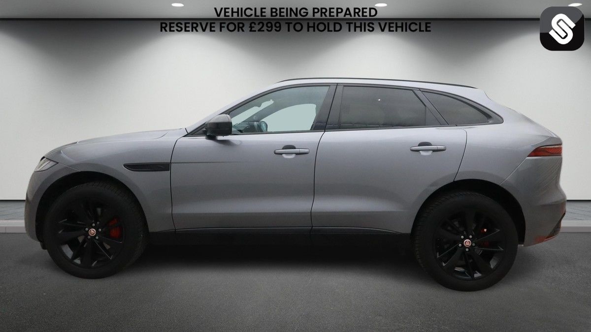 Jaguar F-PACE Image 6