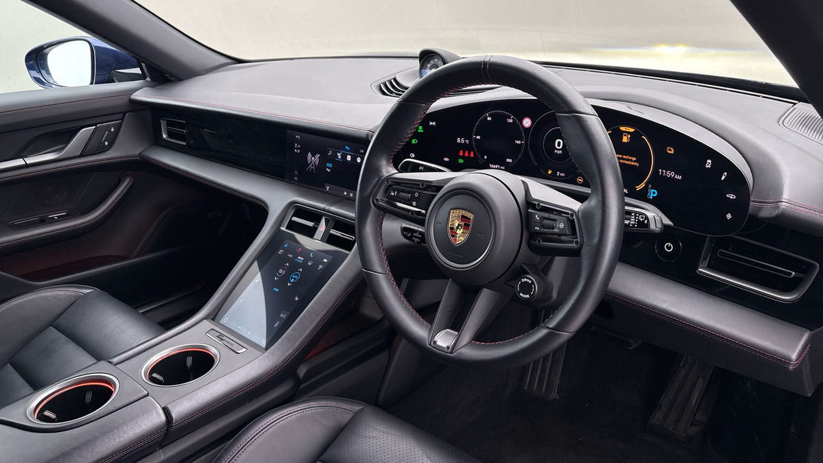 Porsche Taycan Image 6