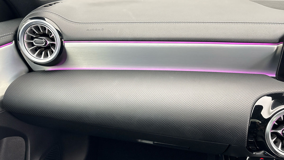 Mercedes-Benz CLA Image 26