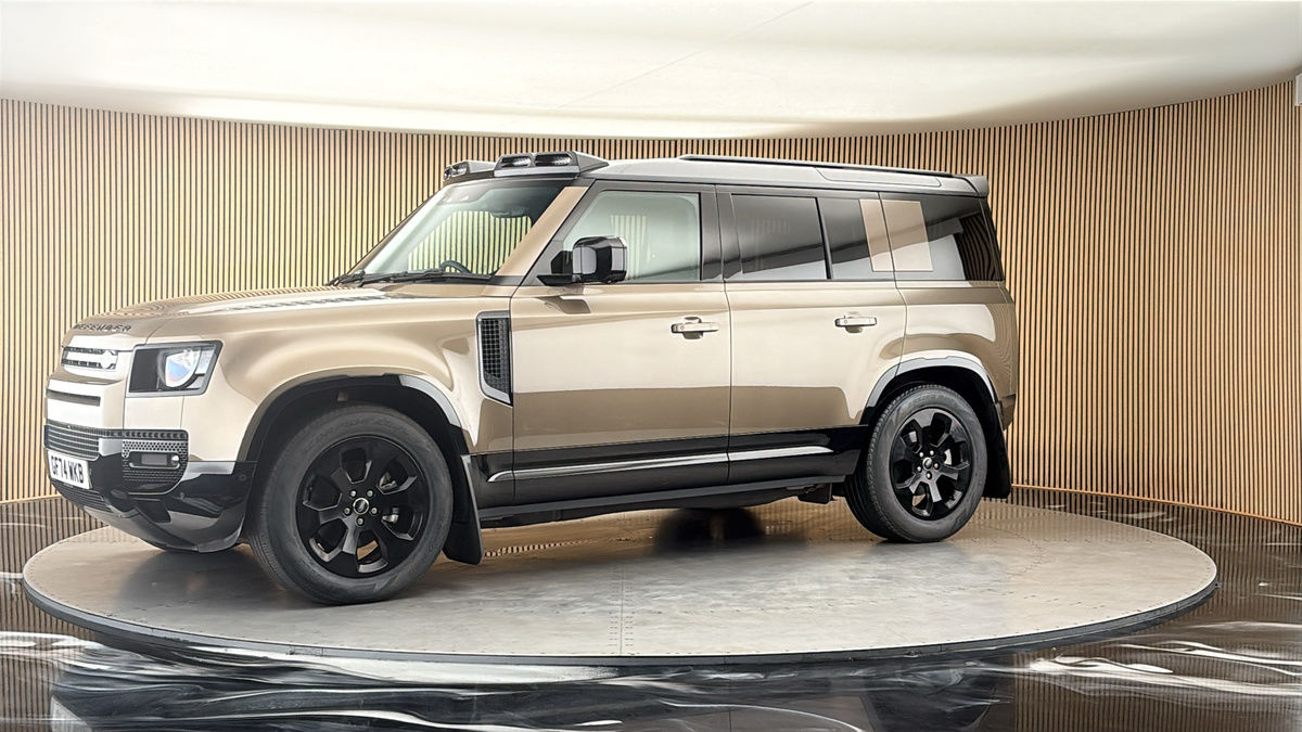 More views of Land Rover Defender 110
