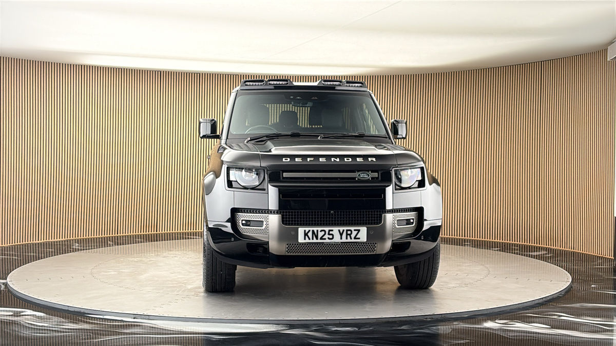 More views of Land Rover Defender 90