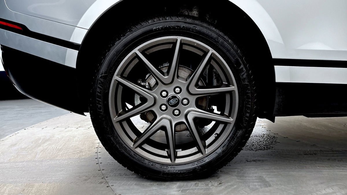 Land Rover Range Rover Velar Image 10