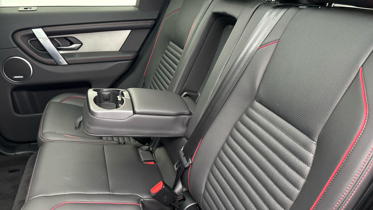 Land Rover Discovery Sport Image 9