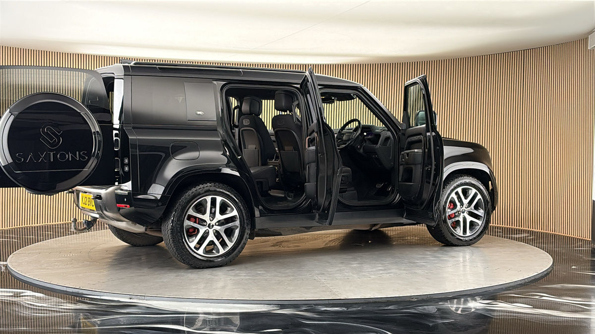 More views of Land Rover Defender 110