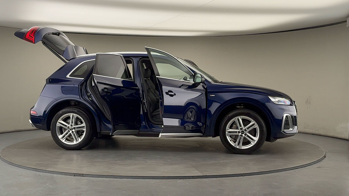 More views of Audi Q5