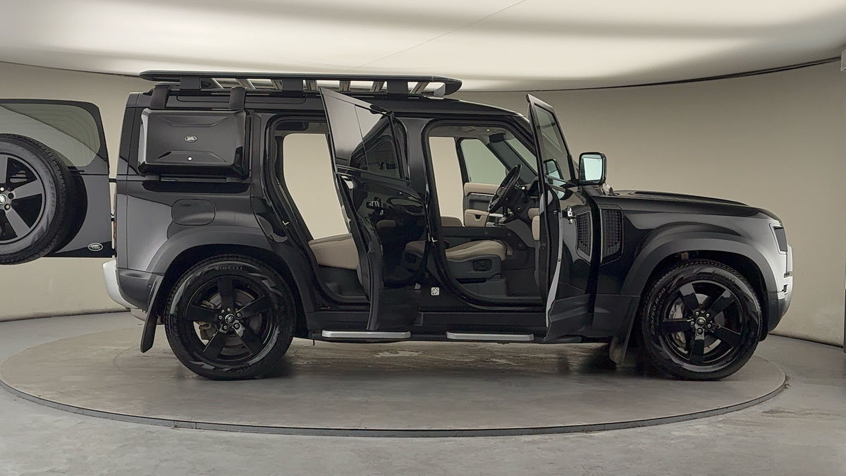 More views of Land Rover Defender 110