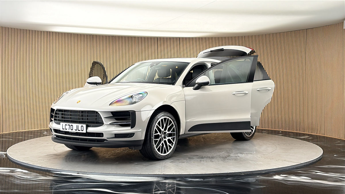 More views of Porsche Macan