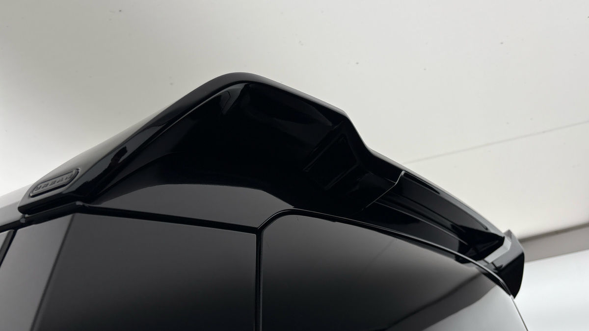 Land Rover Defender 110 Urban Image 25