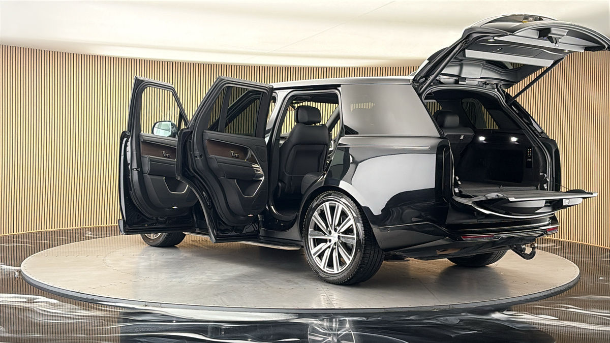 More views of Land Rover Range Rover