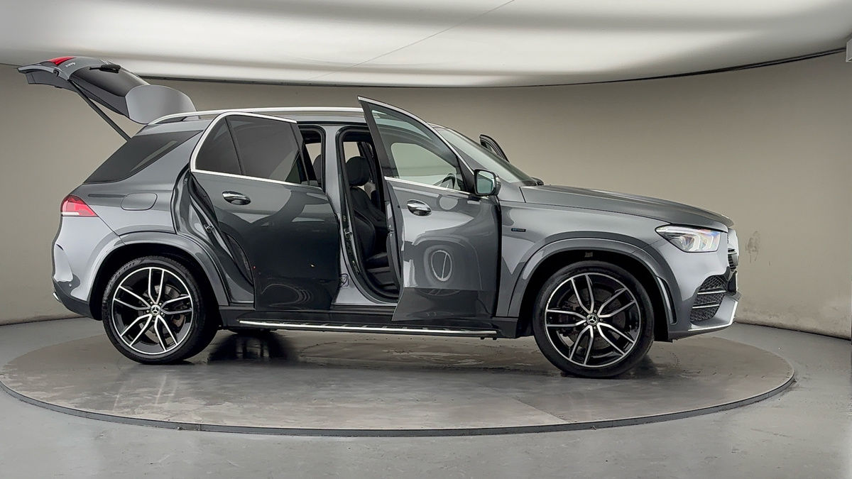 More views of Mercedes-Benz GLE