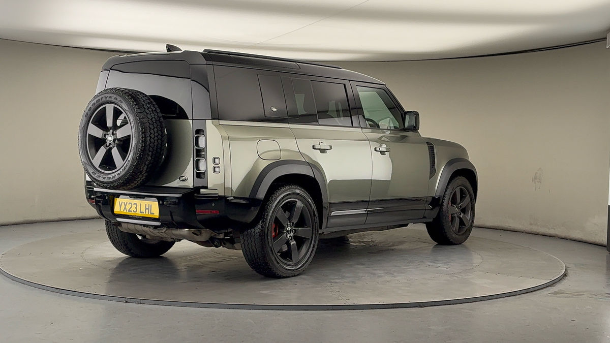 More views of Land Rover Defender 110