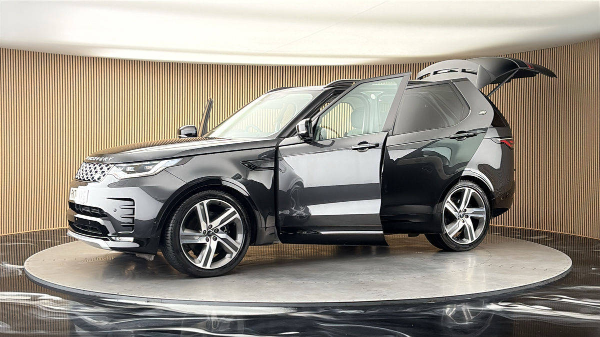 More views of Land Rover Discovery