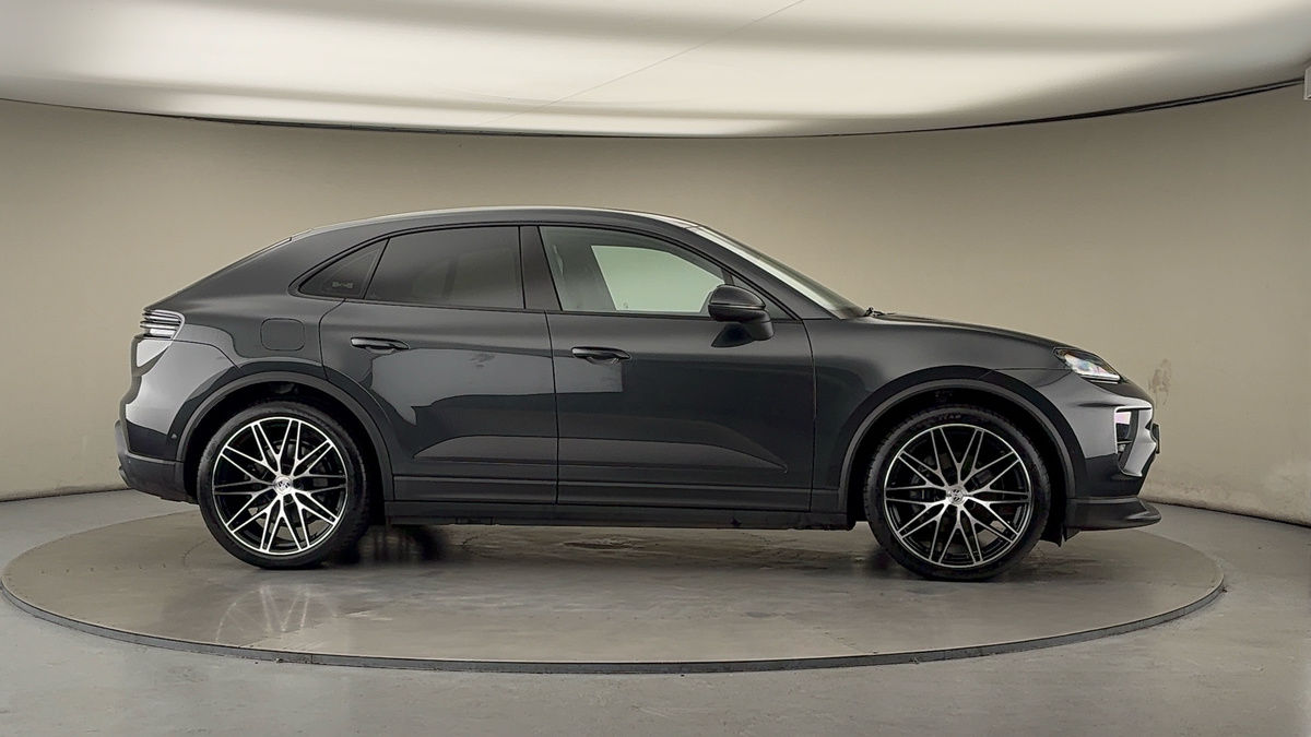 More views of Porsche Macan
