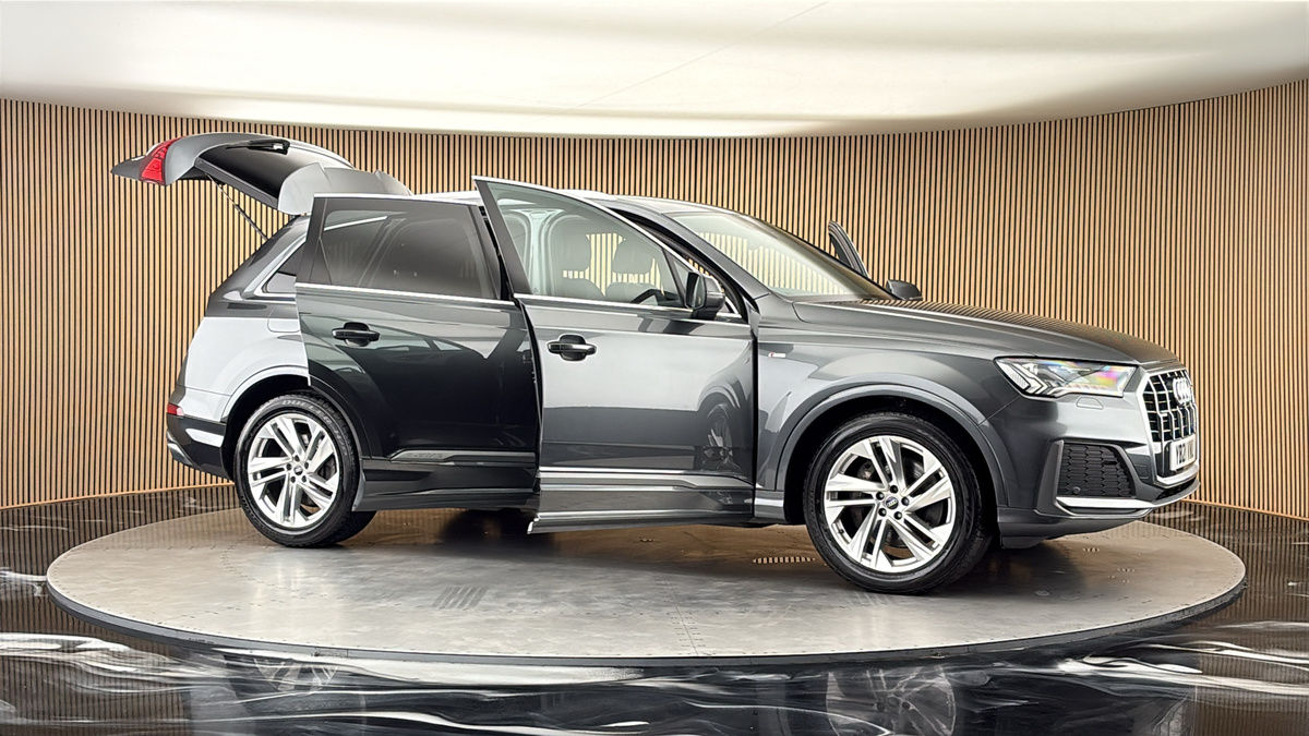 More views of Audi Q7