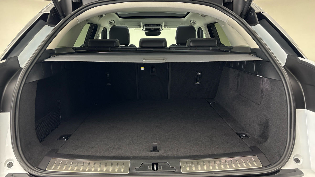 Land Rover Range Rover Velar Image 11