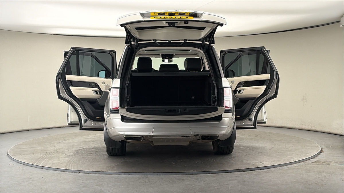 More views of Land Rover Range Rover