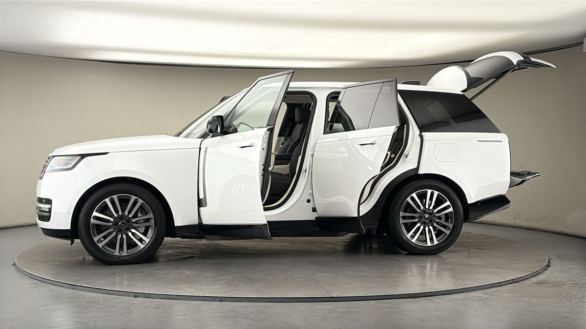 More views of Land Rover Range Rover