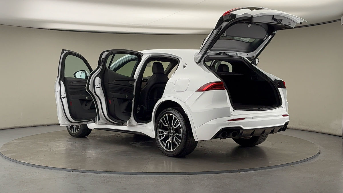 More views of Maserati Grecale