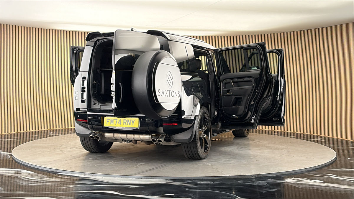 More views of Land Rover Defender 110