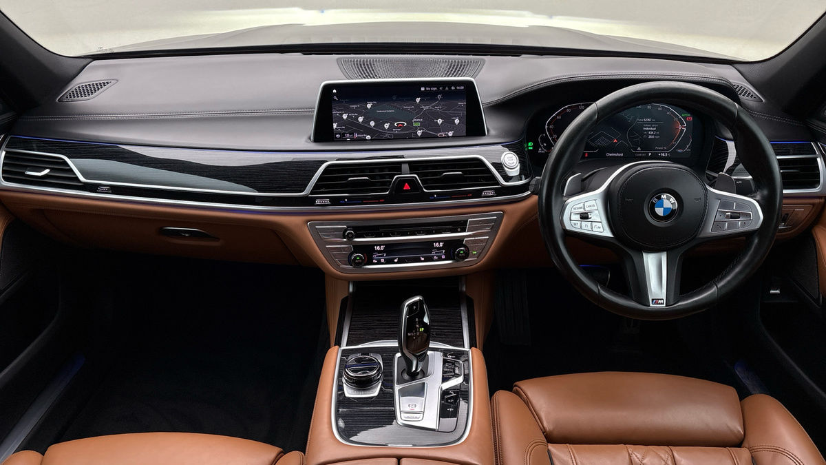 BMW 7 Series Image 12